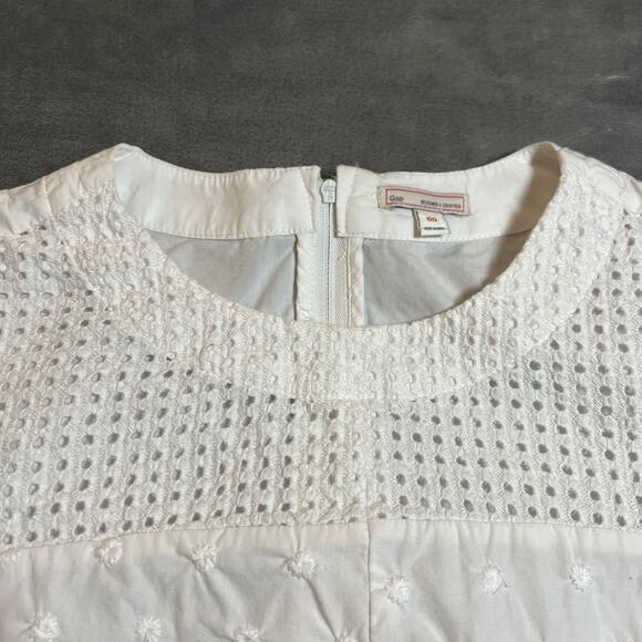 Gap Crewneck Short Sleeve Peplum Blouse Size 00 Floral Embroidery Eyelet Lace - Picture 4 of 9